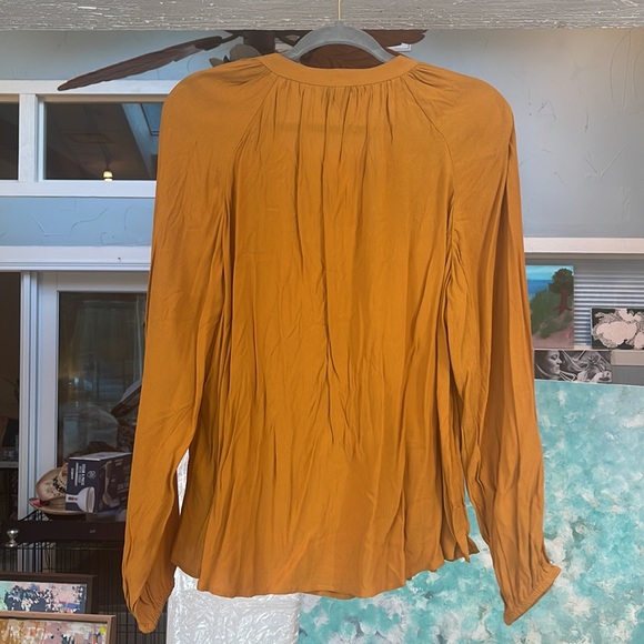 Yellow Top - Picture 3 of 4